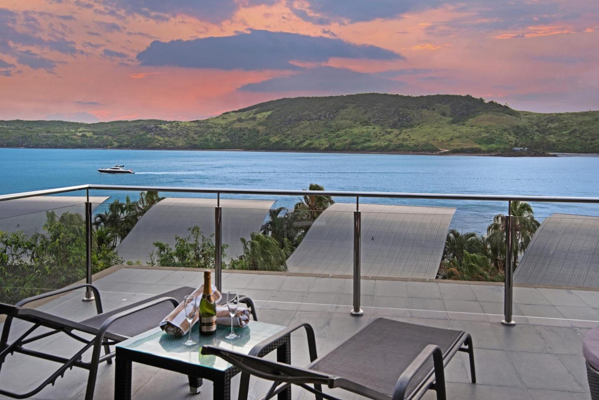 Yacht Club 33 Serenity House Ocean Views 2 Buggies 汉密尔顿岛 外观 照片